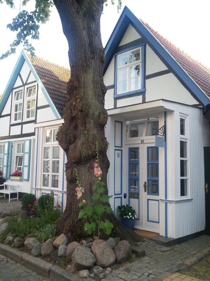 Haus Alexandrine Lägenhet Rostock Exteriör bild